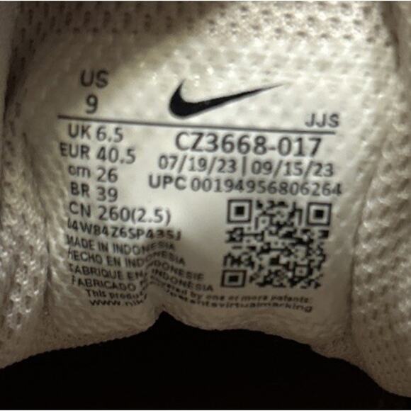 Nike Shoes Women’s Size 9 Legend Essential 2 Light Bone Wheat White Black - Picture 7 of 7